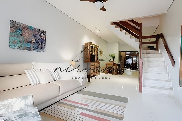 Casa Cabana - Condomínio de frente para a Praia