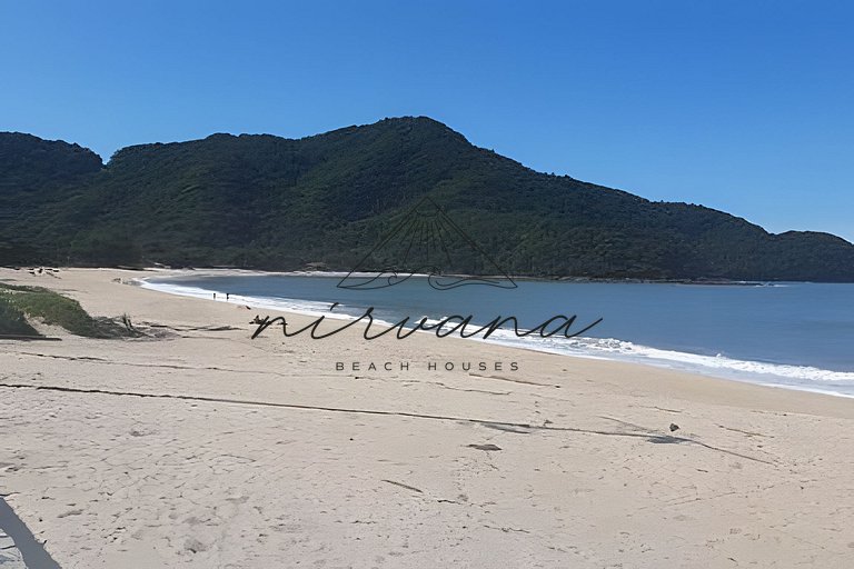 Casa Cabana - Condomínio de frente para a Praia