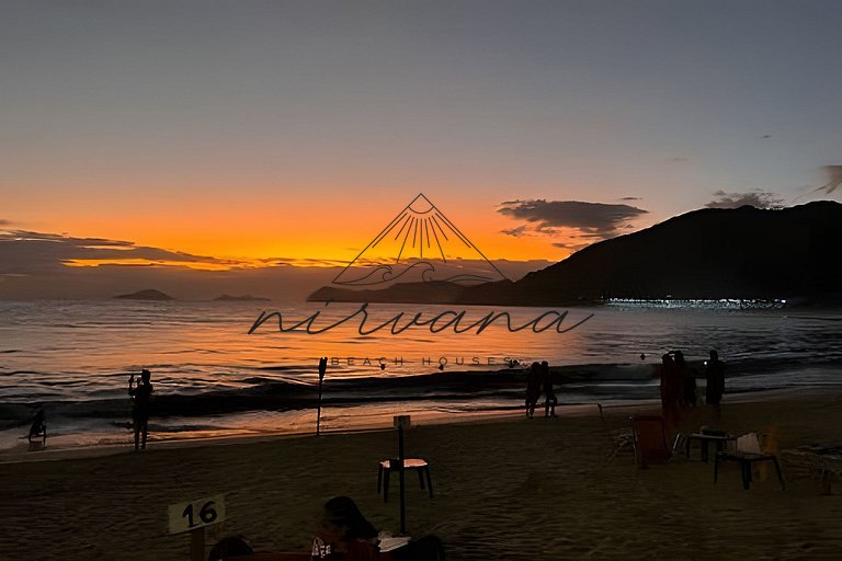 Casa Cabana - Condomínio de frente para a Praia