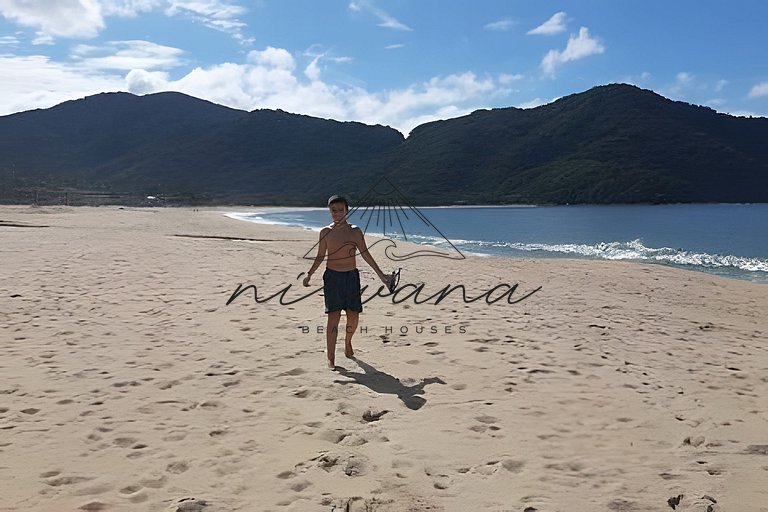 Casa Serena Condomínio de frente para a praia
