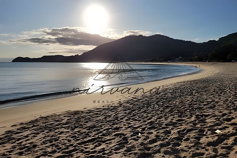 Casa Serena Condomínio de frente para a praia