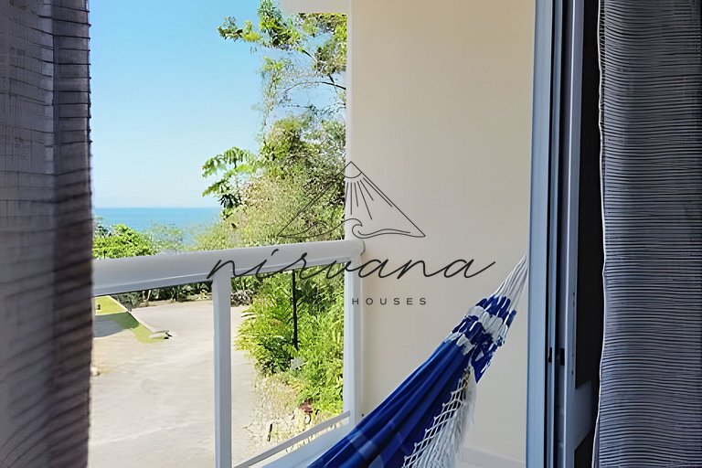 Casa Canto em Condomínio de frente para a praia