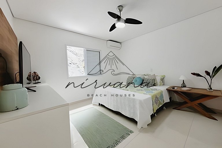 Casa Canto em Condomínio de frente para a praia
