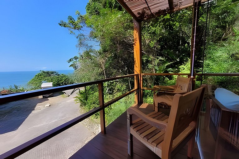 Casa Canto em Condomínio de frente para a praia