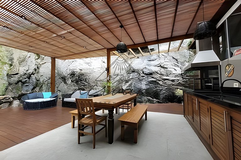 Casa Canto em Condomínio de frente para a praia