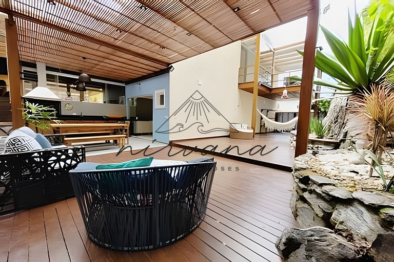 Casa Canto em Condomínio de frente para a praia