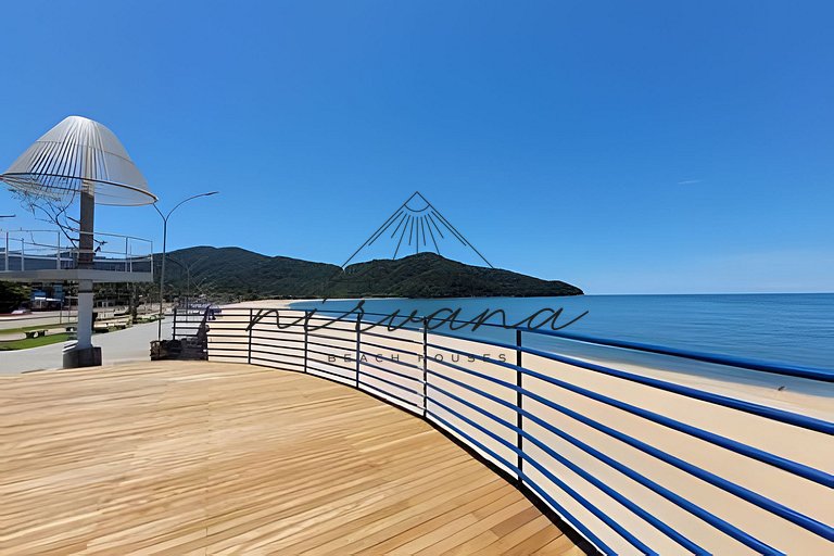 Casa Canto em Condomínio de frente para a praia