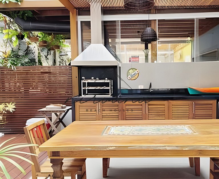 Casa Canto em Condomínio de frente para a praia